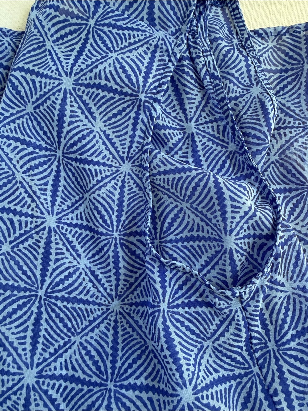 Gap Top (XS) - Picture 6 of 6